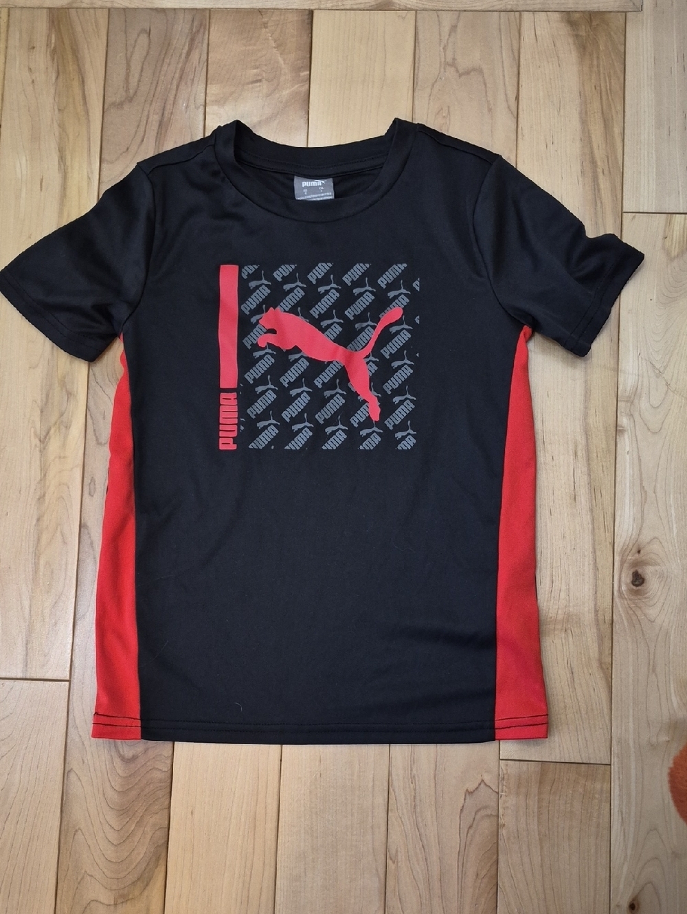 Boys Size 6 PUMA Black & Red Logo Athletic Tee